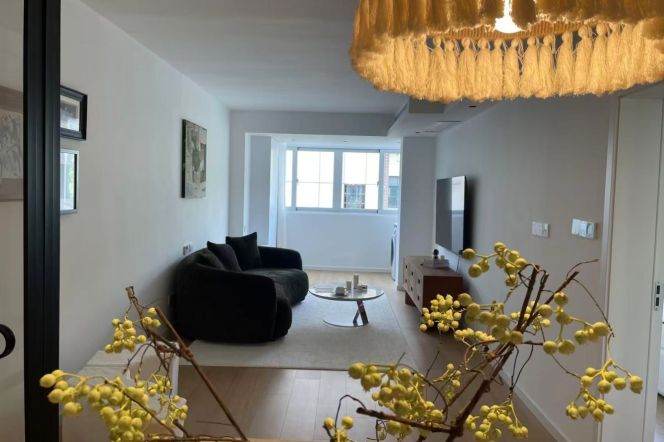 Gorgeous 1br apt,CA,floor heating,in Xinhua area,Near Jiaotong ,Line 10