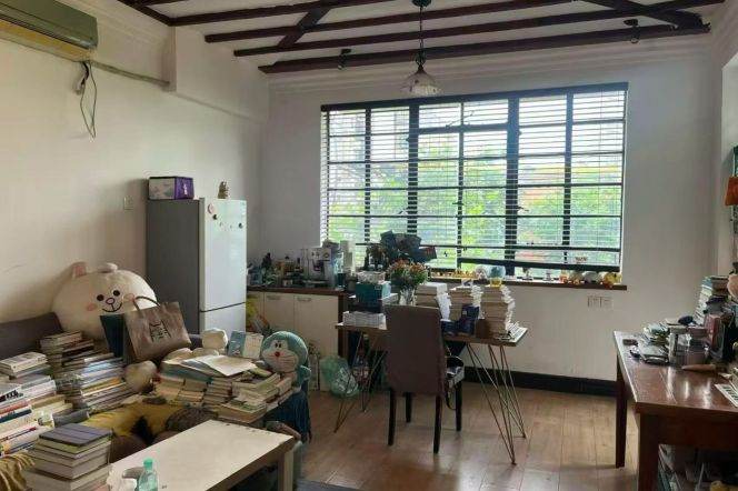 Changshu Rd Station Bright 1Br with Terrace Line1/7