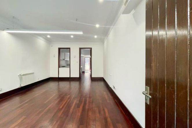 Whole lane house 200sqm nr Shanxi(s) Rd 30k