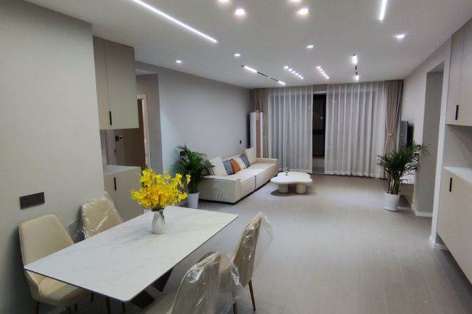 Minhang brand new 3  br Apt &floor heating &parking 14K