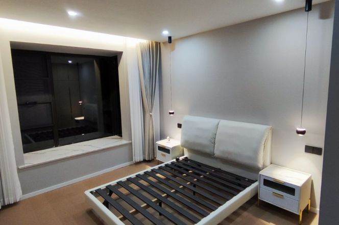 Minhang brand new 3  br Apt &floor heating &parking 14K
