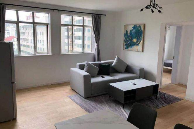 Remodeled 2bedrooms apt with balcony & oven@ Line4 & 10Hongqiao Rd