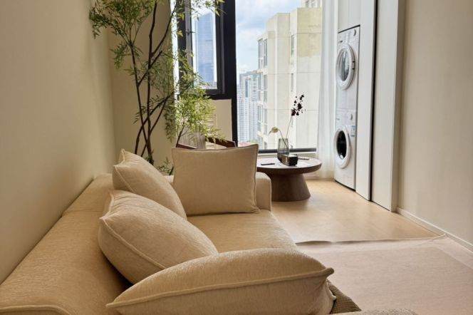Fabulous 1Br Apt +balcony +Heating | Jing'an Temple metro L2/7 | Good compound