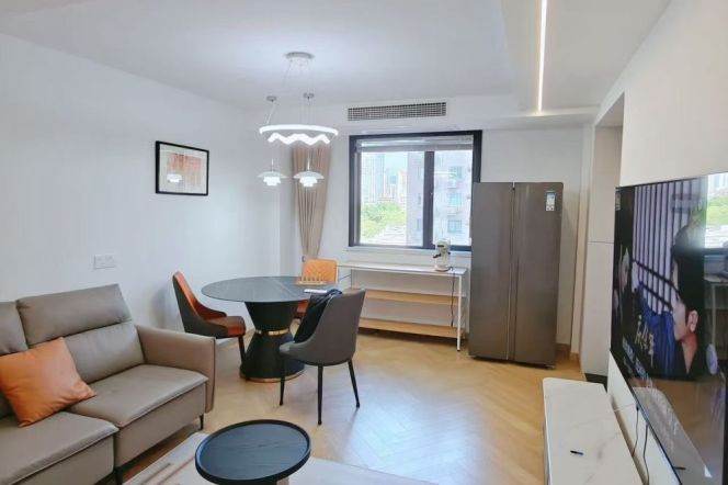 zhongshan park station one bedroom