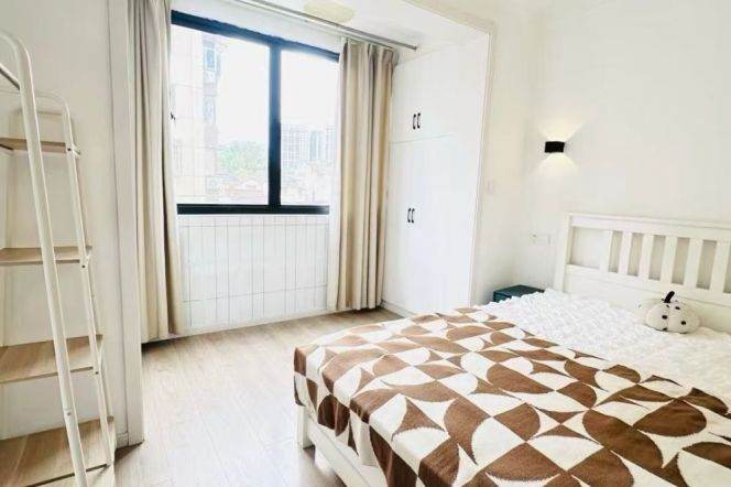 Jiangsu rd/cozy 1br 1lr/great value/bright room/Nice deco&location,@L11/2