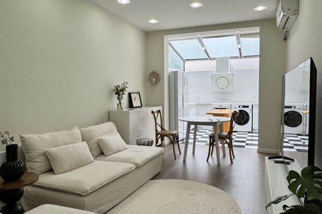 Spacious &Modern 1+1BR Apt +Yard +Heating | Anfu rd & Wukang rd 