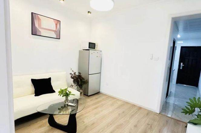 Jiangsu rd/cozy 1br 1lr/great value/bright room/Nice deco&location,@L11/2