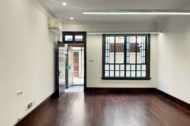 Whole lane house 200sqm nr Shanxi(s) Rd 30k