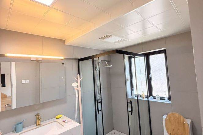 High ceiling 1Br/1Lr/1Bt apt nr South shanxi rd,M1/2/7/10