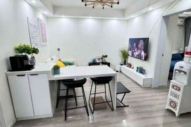 Nice yard 2Brs/1Lr/1Bt apt nr Hongqiao rd,M3/4/10
