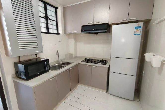 One BR with elevator nr L14/11/2 wuding Rd&jiang su rd for long&short rent