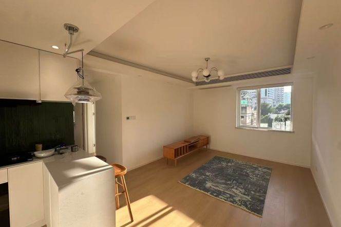 IAPM,julu rd,changle rd cozy 2Br, outdoor swimming pool