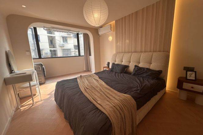 Modern 1br apt close to Laowaijie,walking distance Longxi station,Line 10