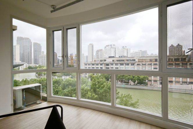  Modern & Bright 3‑Bedroom River‑view Home, Complete Heating & Furnishings