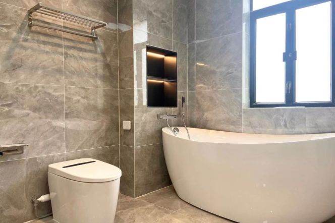 400 sqm newly renovated 4 br Villa&huge garden &floor heating