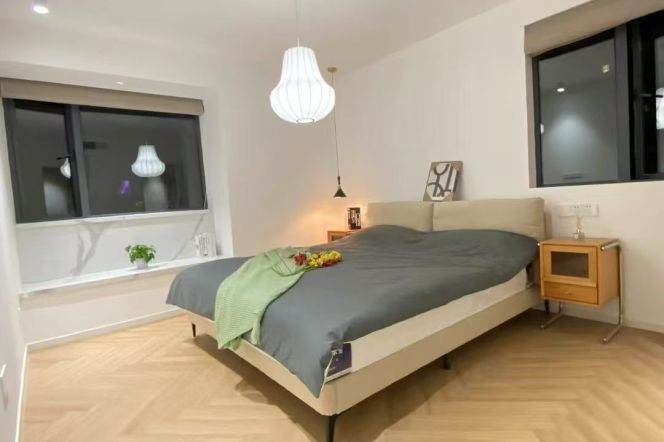Jing’an charming 2br famous compound with 16k