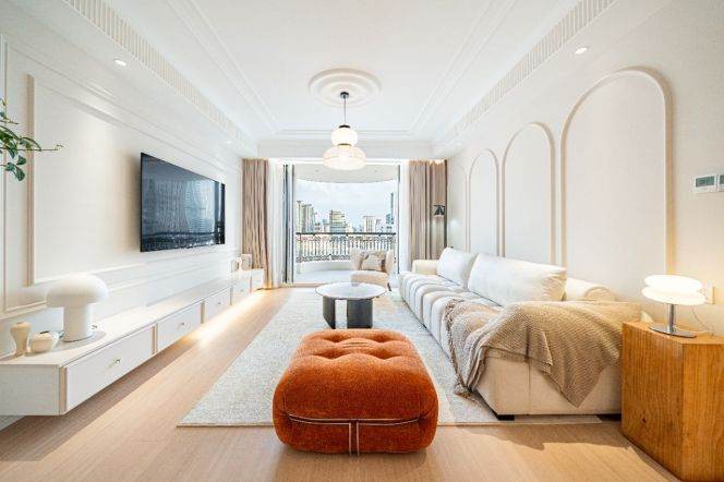 Elevator 2br/2bt Flat with open Balcony close to West Nanjing Road