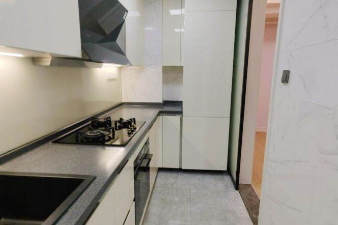 Double South Facing bedroom 2 br next NYU Shanghai , easy to L 6/8/11 Oriental sports center