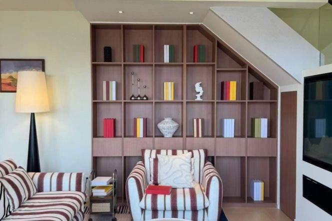 2 Brs, 2 Baths with Terrace/Floor heating/Central ac/Gym, 120 sqm @ Zhongxing metro L8