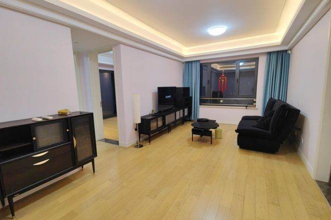 Double South Facing bedroom 2 br next NYU Shanghai , easy to L 6/8/11 Oriental sports center