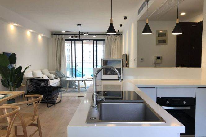 160sqm Luxury Apartment West Nanjing Road, Balcony Included | L2/12/13