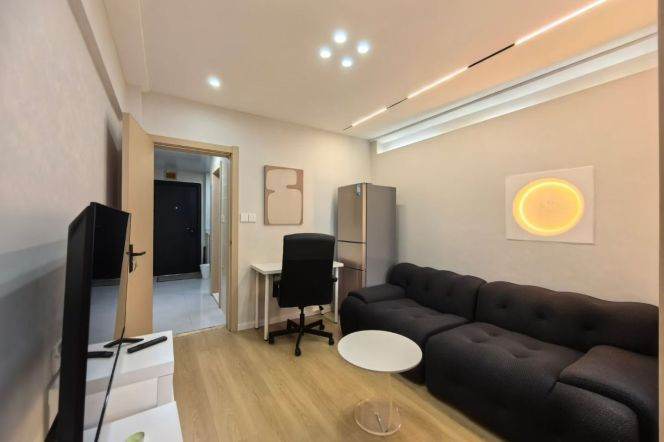 dong'an rd elevator 1BR/living room@L4/7