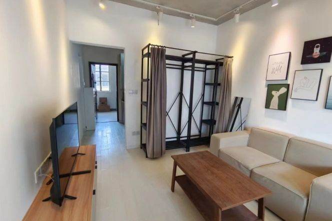 One BR with elevator nr L14/11/2 wuding Rd&jiang su rd for long&short rent