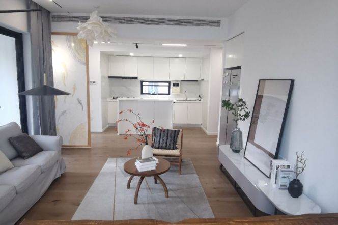 Xujiahui 170 sqm 4 br Apt &floor heating &balcony &parking 25K