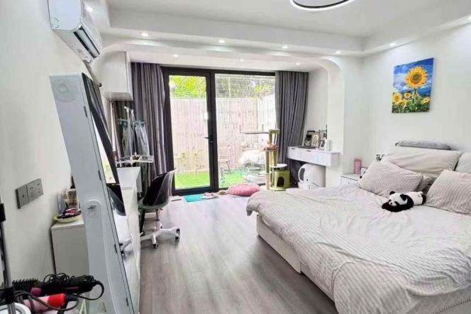 hongqiao rd 2BR/Big yard@L3/4/10