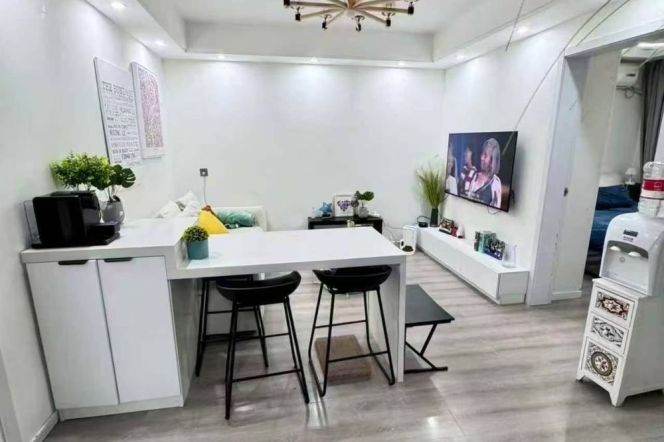 hongqiao rd 2BR/Big yard@L3/4/10