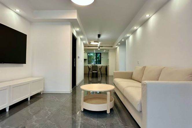 2 Brs, 1 Living room with Yard/Floor heating/Central ac/Dish washer, 110 sqm @ Jingan temple L2&7