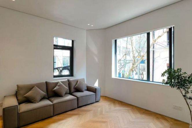 Yuyuan rd 160 sqm 3 br bright Apt &floor heating 23K