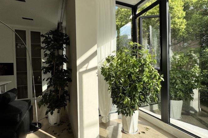 Modern 2Br/West Yan'an rd metro /New/Sunlight/South/Big Window/Parking