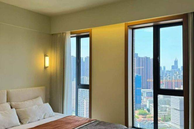 2 Brs, 2 Baths with Terrace/Floor heating/Central ac/Gym, 120 sqm @ Zhongxing metro L8