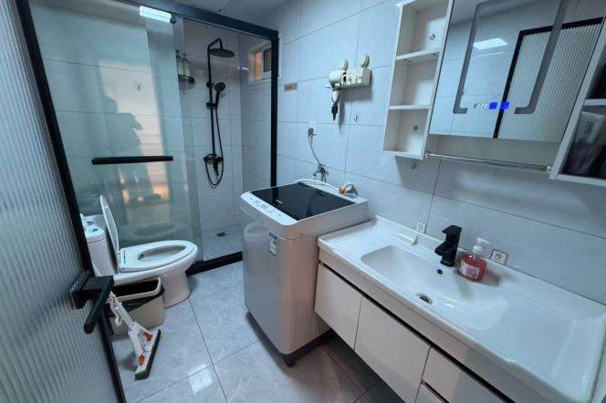 jiangsu rd metro 3 br modern Apt &elevator 14.5K