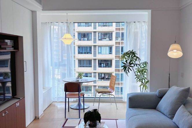 Stunning 2br with floor heating @Changning Line 2