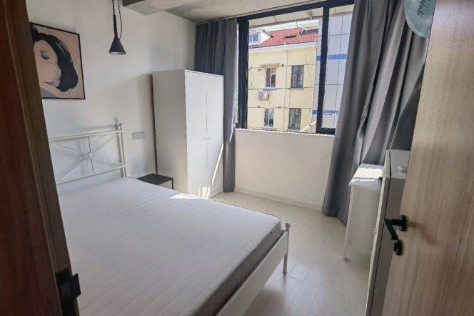 One BR with elevator nr L14/11/2 wuding Rd&jiang su rd for long&short rent