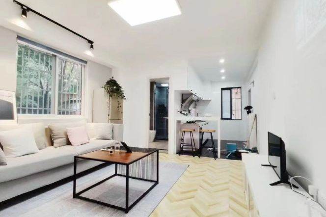 Big terrace one bedroom apt with oven @ Line4 West Yan'an Rd