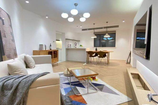 Jing’an charming 2br famous compound with 16k