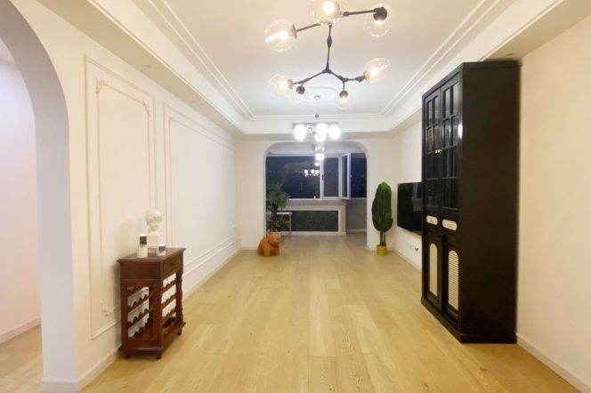 2 Brs with Floor heating/Central ac/Gym/Oven, 110 sqm @ Hongbaoshi metro L10