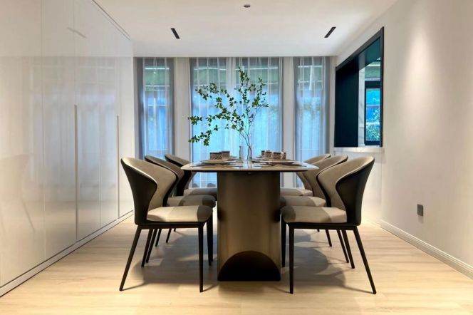 400 sqm newly renovated 4 br Villa&huge garden &floor heating