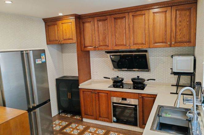 3 Brs, 3 Baths with Terrace/Central ac/Wall heating/Oven, 150 sqm @ Hailun metro L10