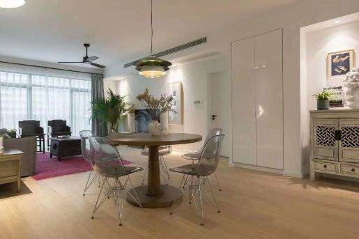 Top Floor 2br/2bt Balcony Flat in Zhaojiabang Road