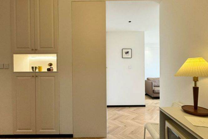 Wuning rd/modern 1br 1lr/elevator/bright room/big living room,@L13/14