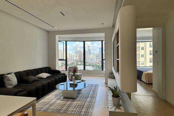 New renovated 1Br + Scenic windows| Yanping rd & Changping rd metro L7