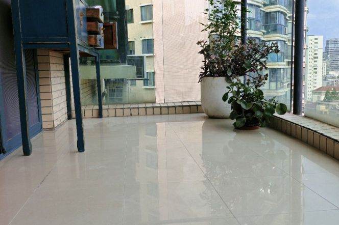 2+1 Rooms, 1 Living room with Open Balcony/Dryer, High rise Building @ Zhenping metro L3,4&7