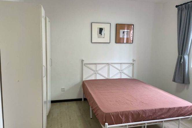 West Nanjing Road Master Bedroom with a private Bathroom Room 