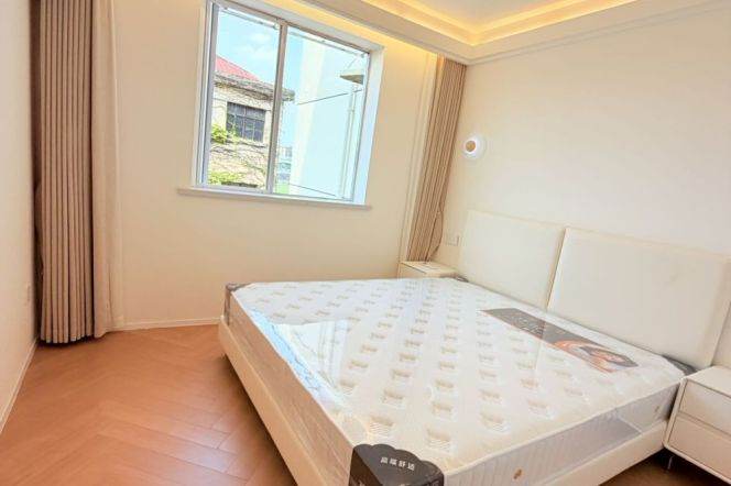 zhongshan park brand new 1BR/big living room@L2/3/4