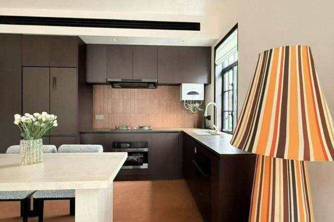 High-ceiling 1br with terrace @L1/7 Changshu Road St.