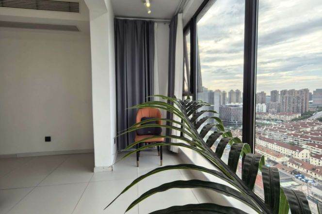 2br loushanguan rd station